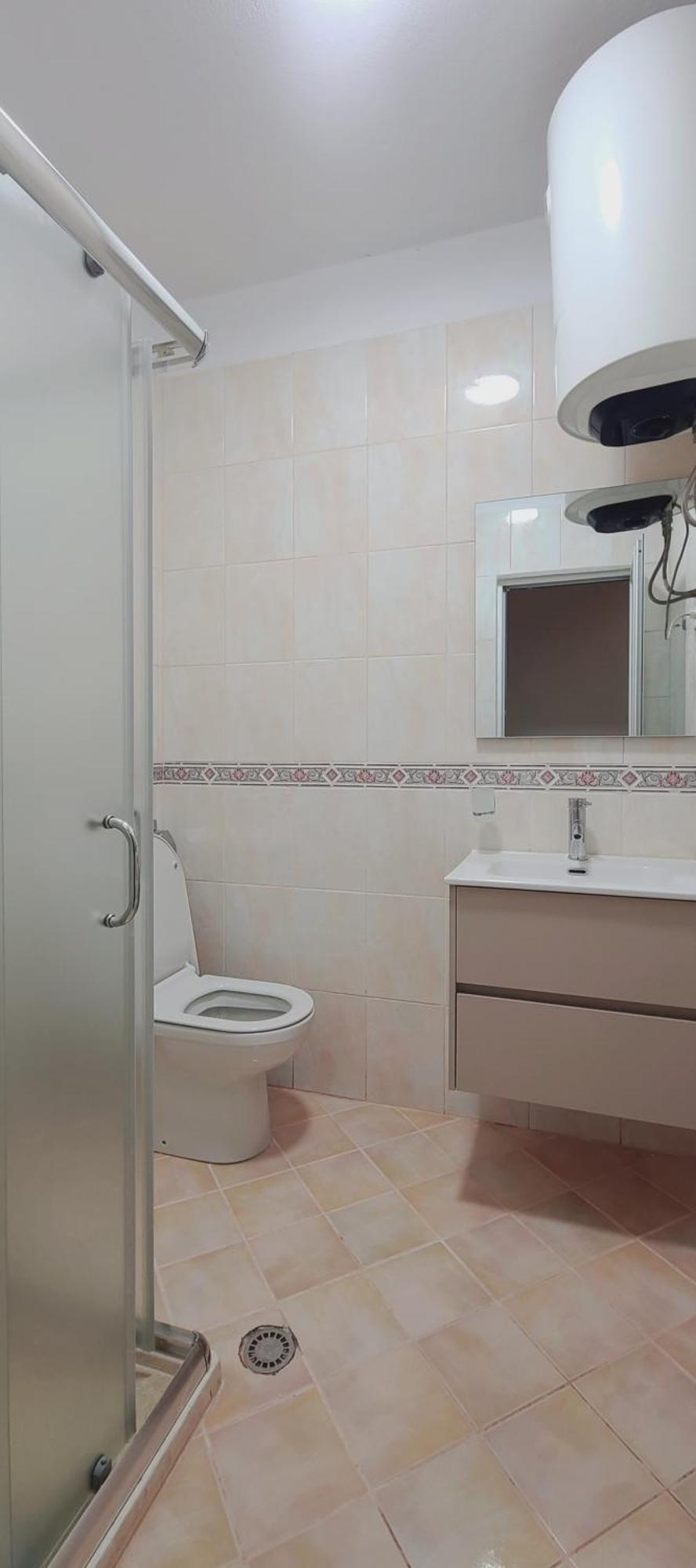 Leones Apartament Tirana Exteriör bild